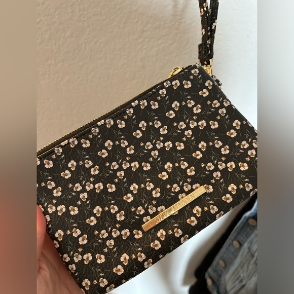 Steve Madden Handbags - Steve Madden Wristlet